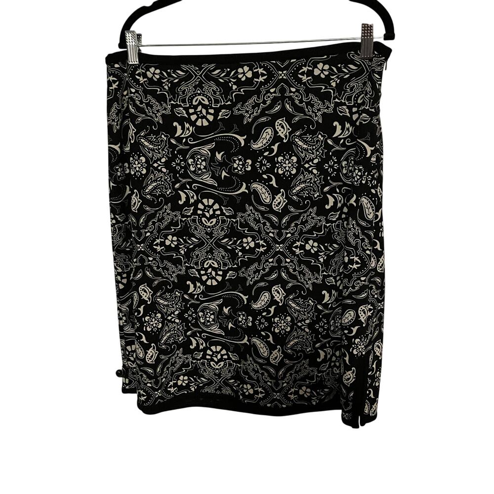 Anne Klein Black & White Floral Skirt – Size XL – Elegant & Versatile